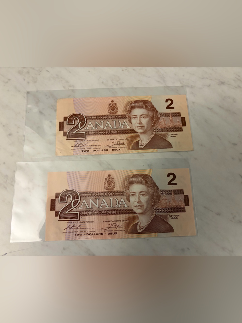1986 2 set - Vintage Canada Two Dollar Banknotes - circulated